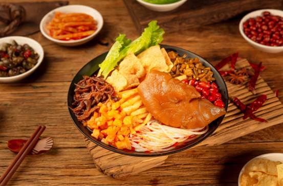 正宗柳州螺螄粉加盟連鎖品牌_為什么會選擇朱小小螺螄粉？