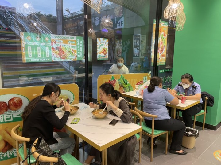 小本餐飲創業加盟項目該如何選擇？螺螄粉加盟為什么受創業者青睞？