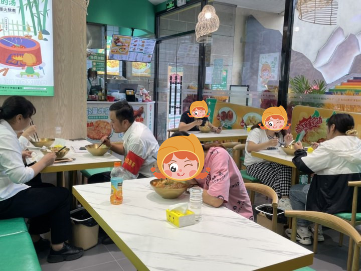 在二線城市開一家朱小小螺螄粉店要花多少錢？