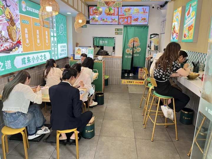 螺螄粉創業 加盟和自主開店之間該怎么選擇？