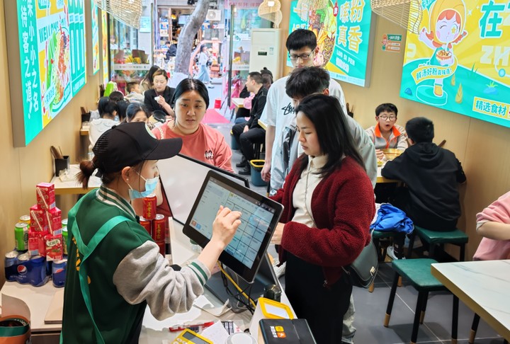 選擇正宗螺螄粉加盟店優勢是什么？柳州螺螄粉為什么受歡迎？